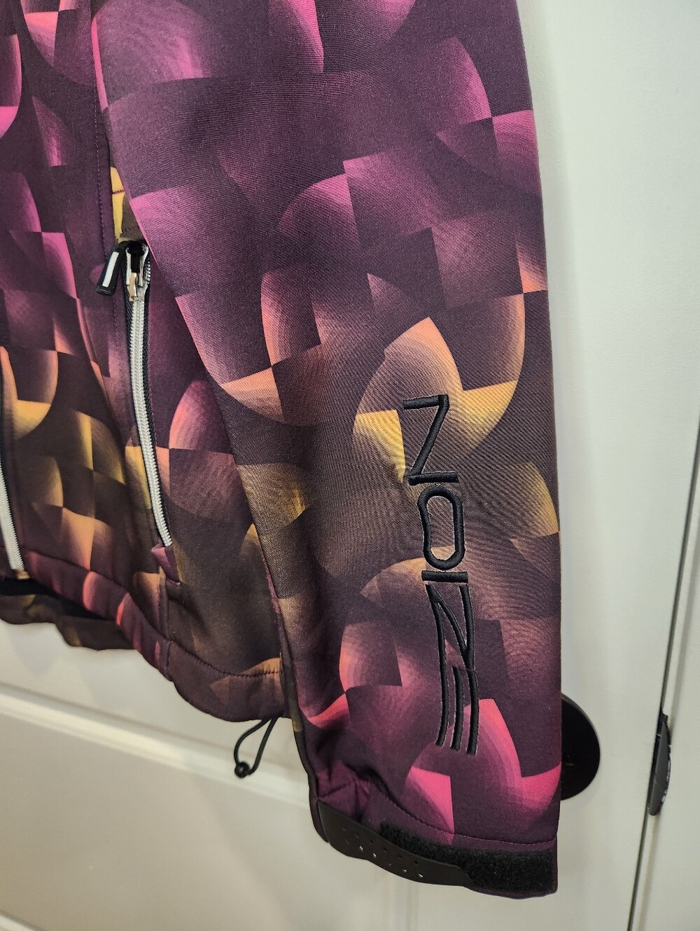 Sz M Noize Hooded Jacket in Purple, Pink, Yellow Gradient Print - Picture 7 of 11